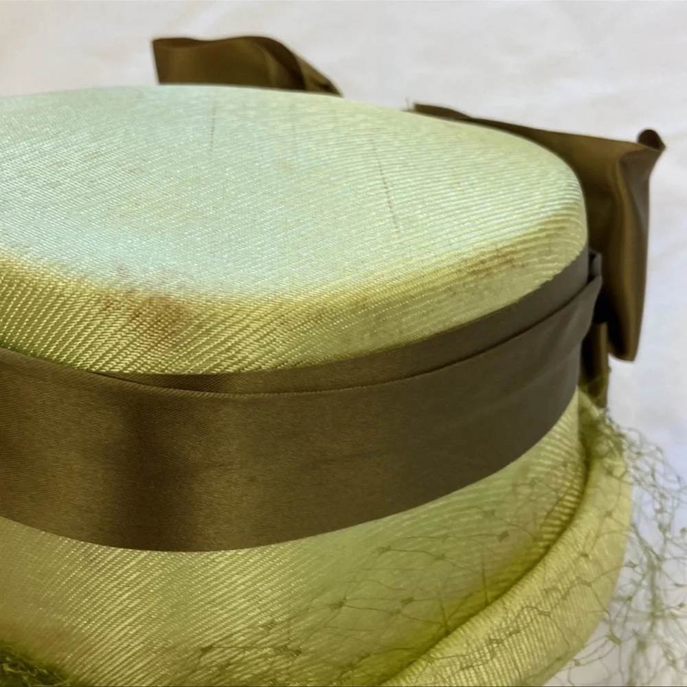 Vintage Hat Shimmer Sage Green/Olive Green Satin Bow Veiled‎ - Picture 11 of 11